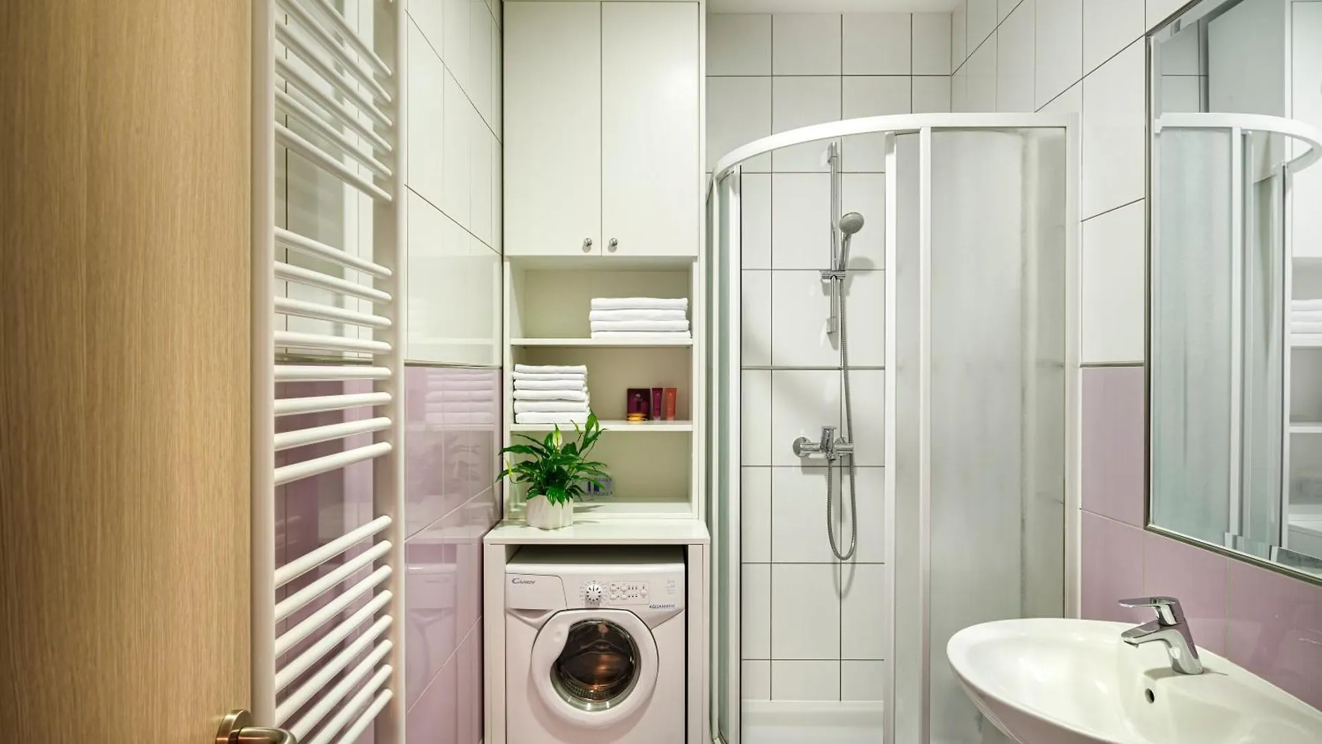 Old Town Suites And Rooms Πόρετς
