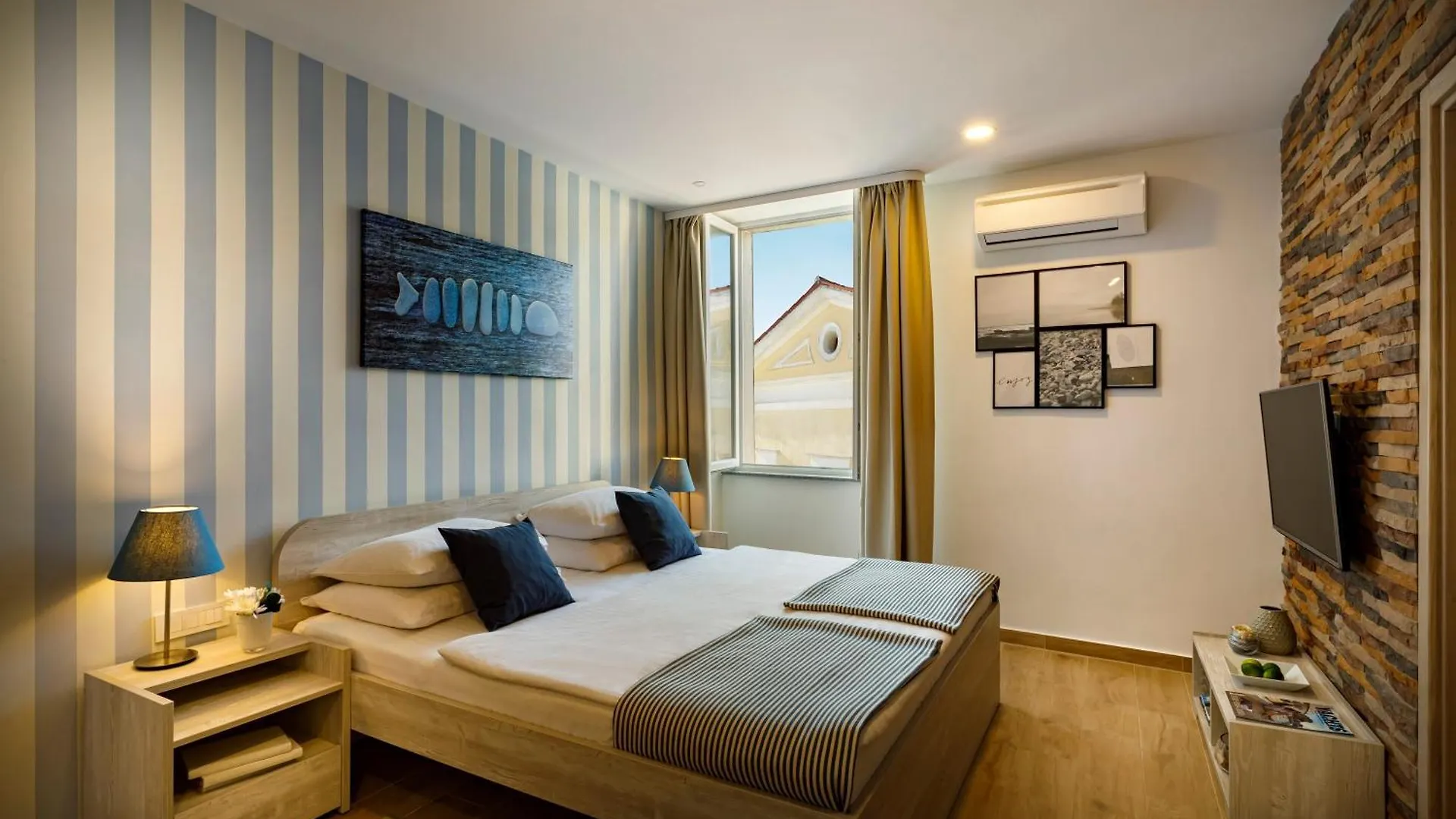 Old Town Suites And Rooms Πόρετς Διαμέρισμα